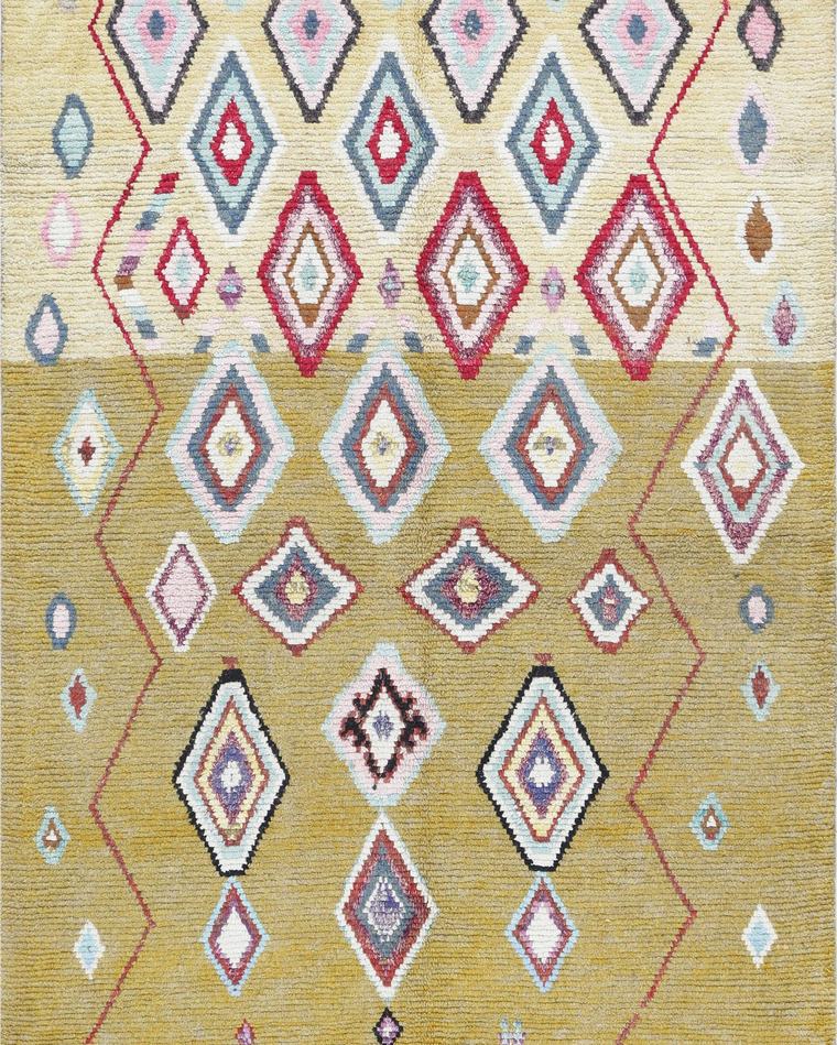 Custom hand-knotted wool rug in sand and cream, 261 × 168 cm, woven to order by Rug Gossips in Lahore